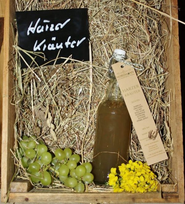 Hausgemachter "Harzer Kräuterschnaps"