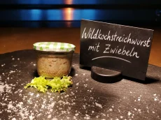 Wildkochstreichwurst mit Zwiebel
